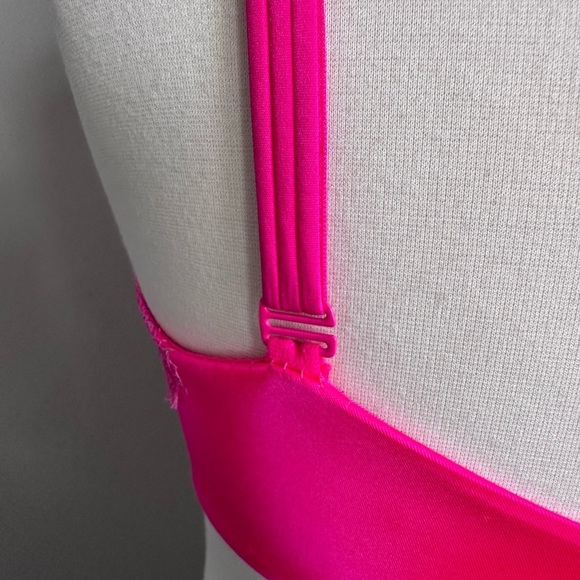 Victoria's Secret Very Sexy Push Up Lined Bra with Lace 34DDD - Picture 6 of 10